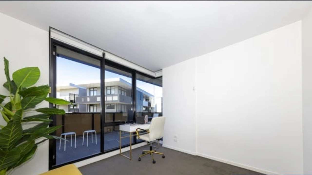 Unfurnished room with ensuite in a flatshare