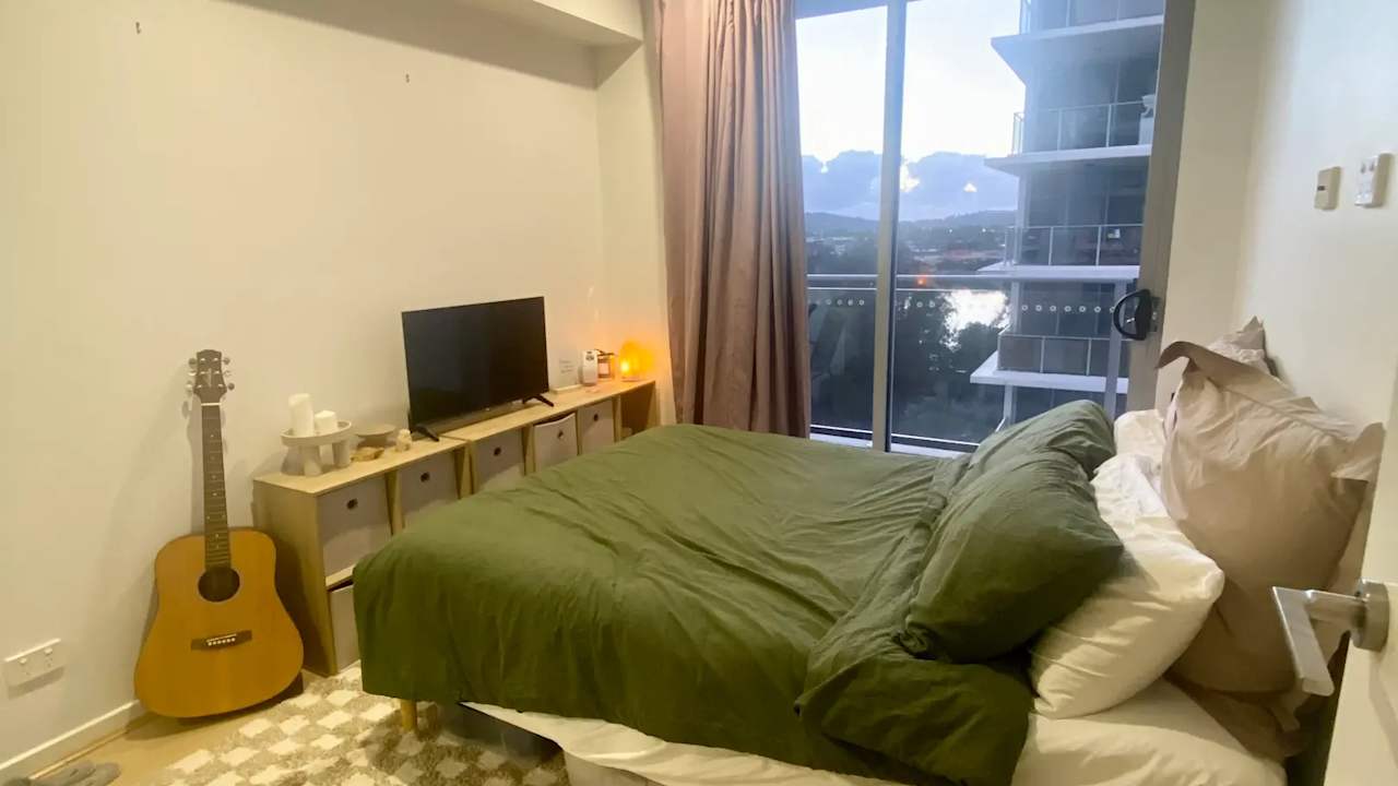 Furnished room in a flatshare