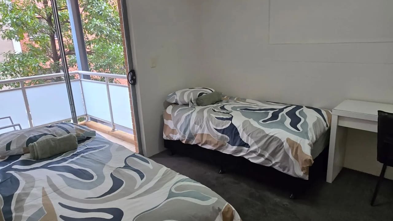 Furnished room in a flatshare