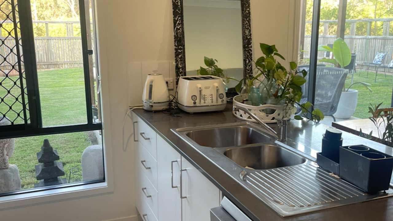 Unfurnished room in a share house