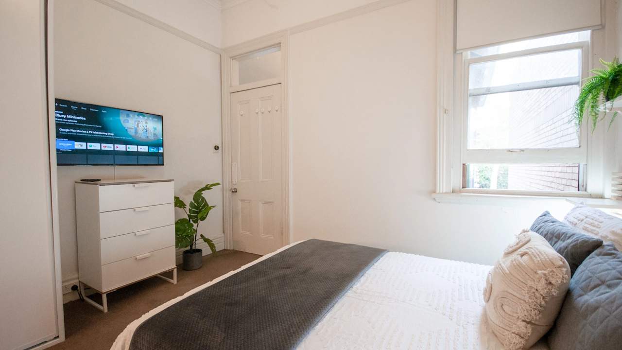 Furnished room in a share house