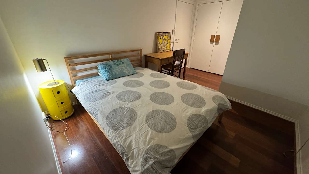 Room in a share house