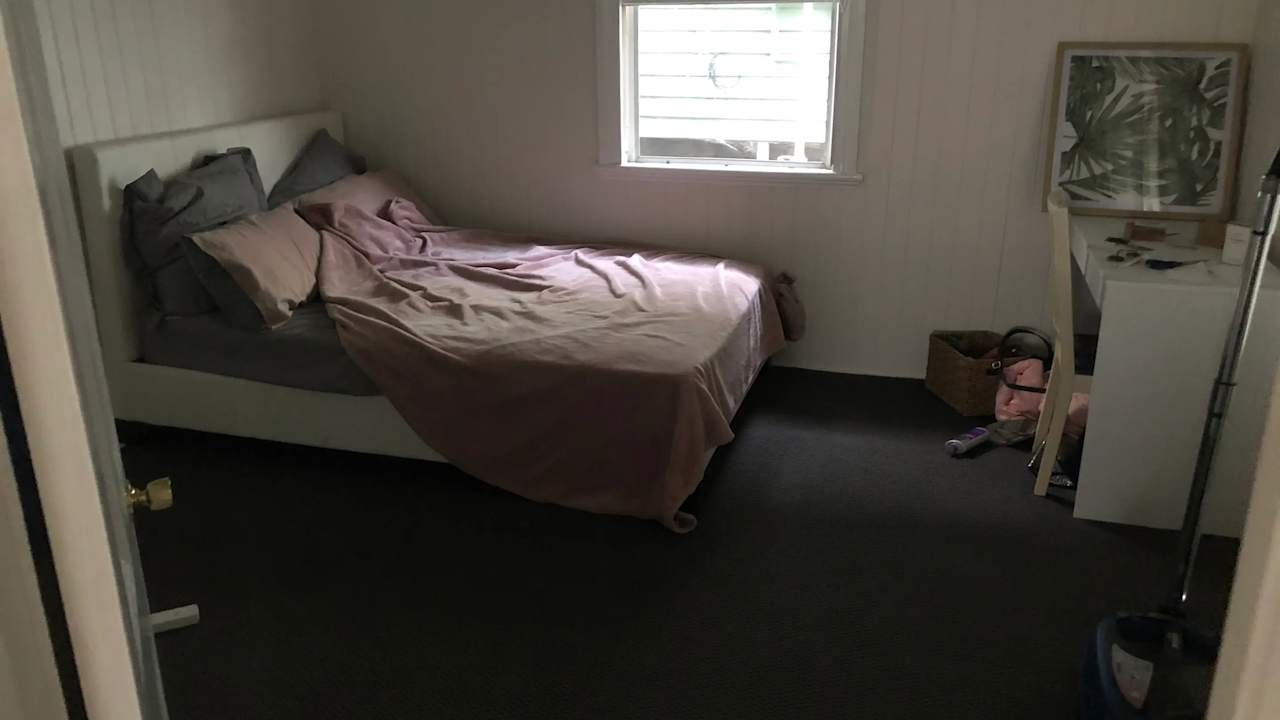 Room in a share house