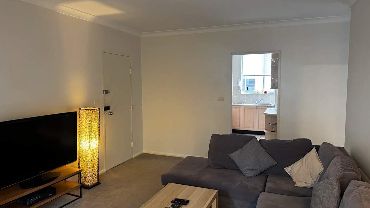 Furnished room in a flatshare
