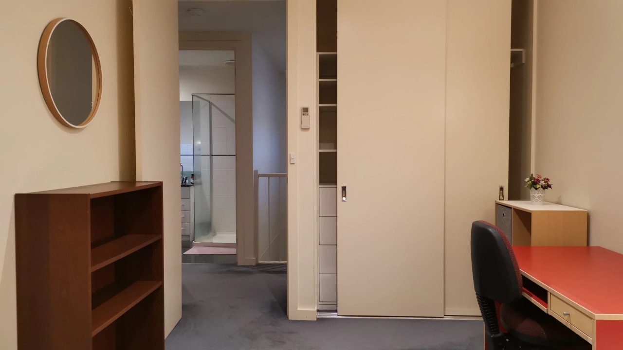 Furnished room in a flatshare