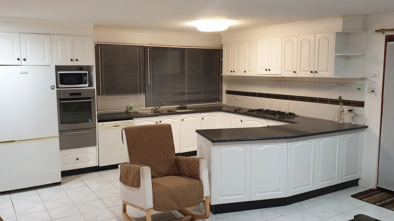 Room in a share house