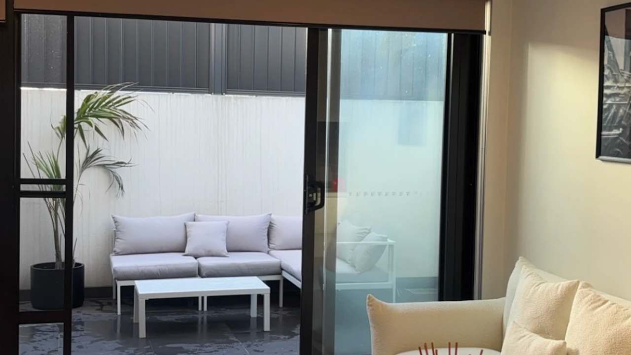 Unfurnished room with ensuite in a flatshare