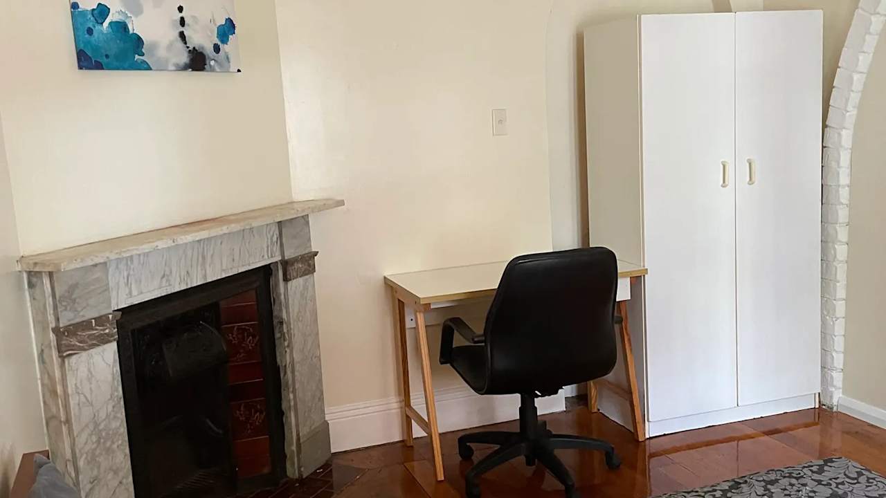 Furnished room in a share house