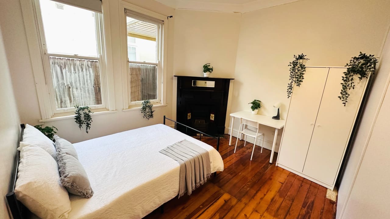 Furnished room in a share house