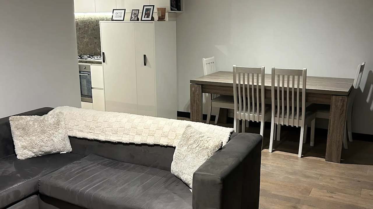 Whole property with 2 rooms for rent