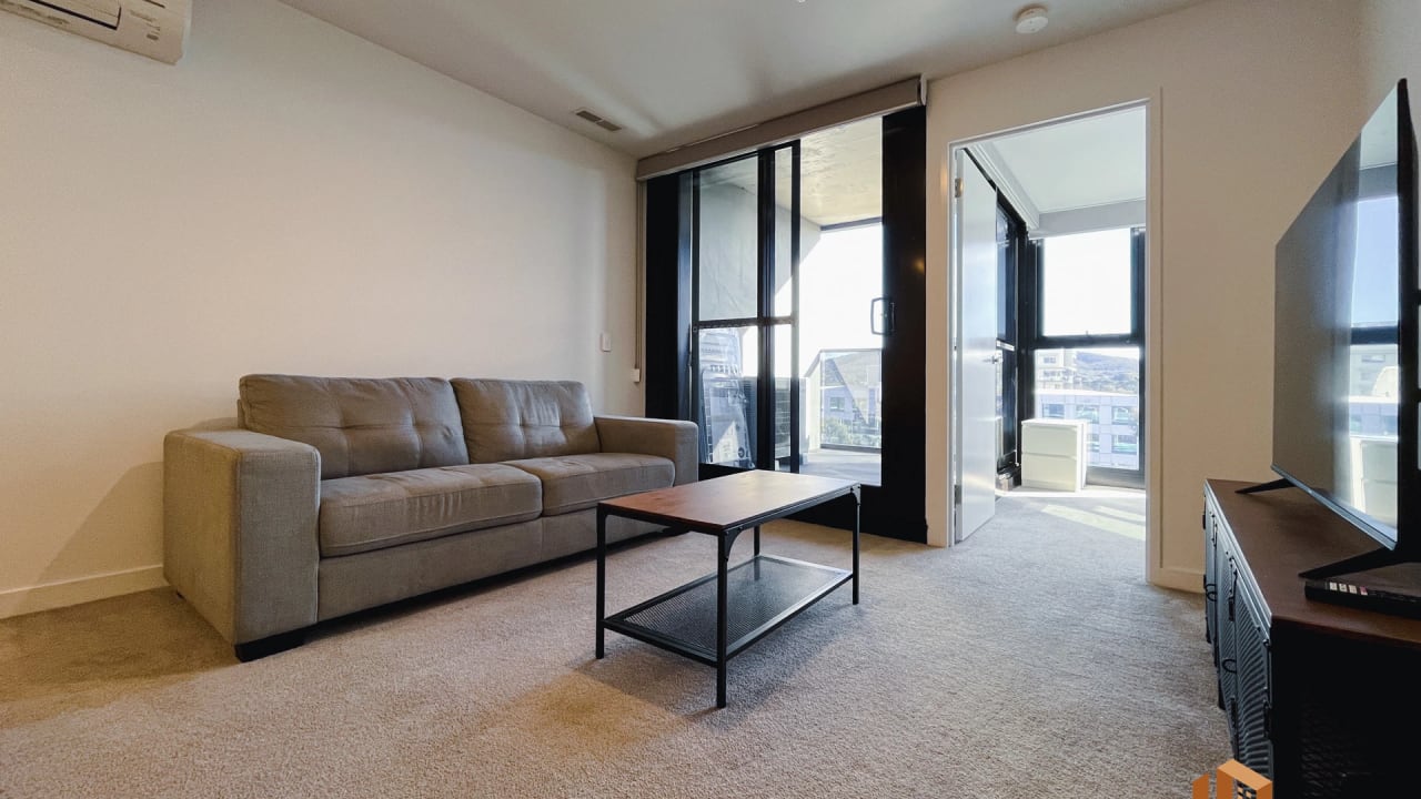 Furnished room with ensuite in a flatshare