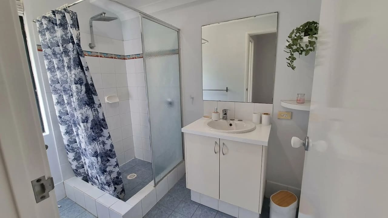 Furnished room with own bathroom