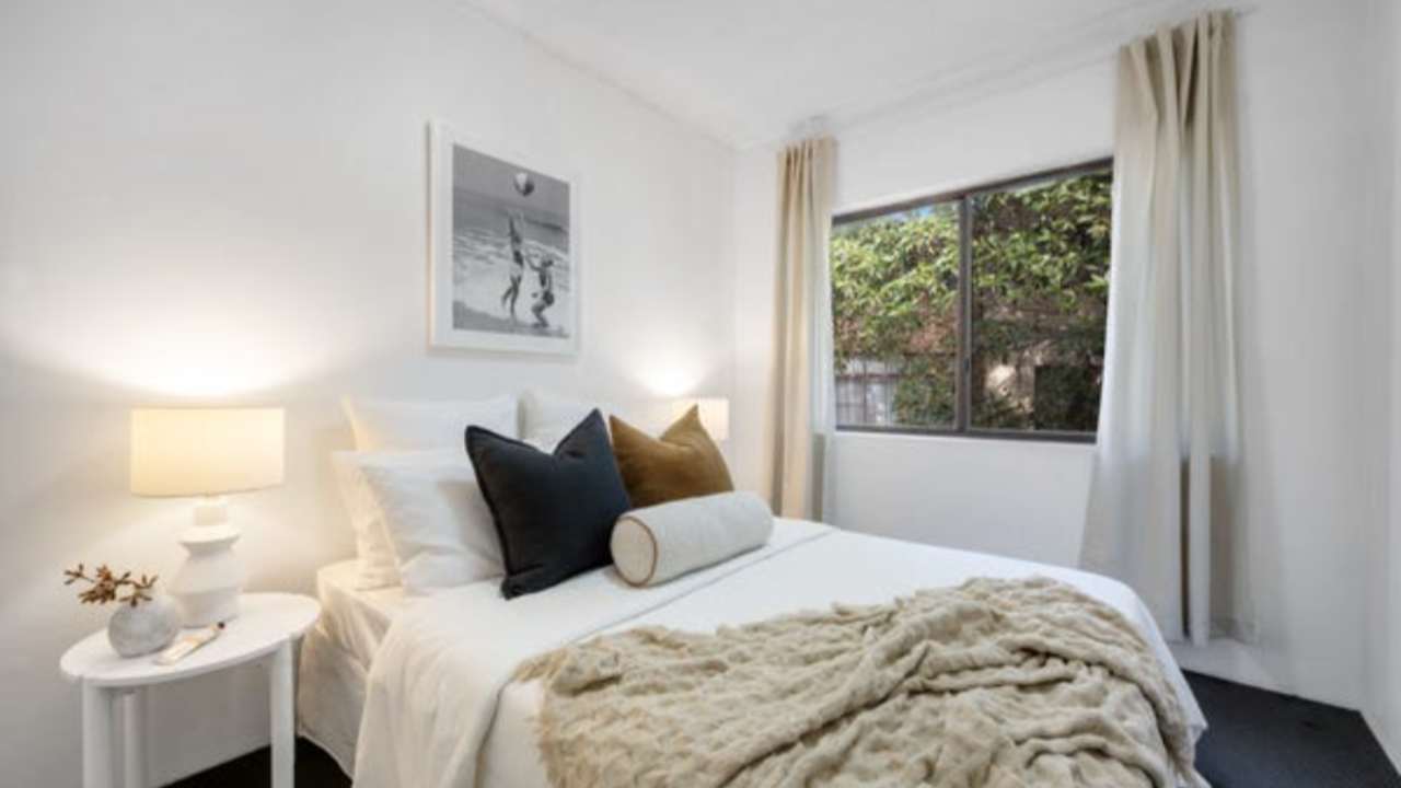 Unfurnished room in a flatshare