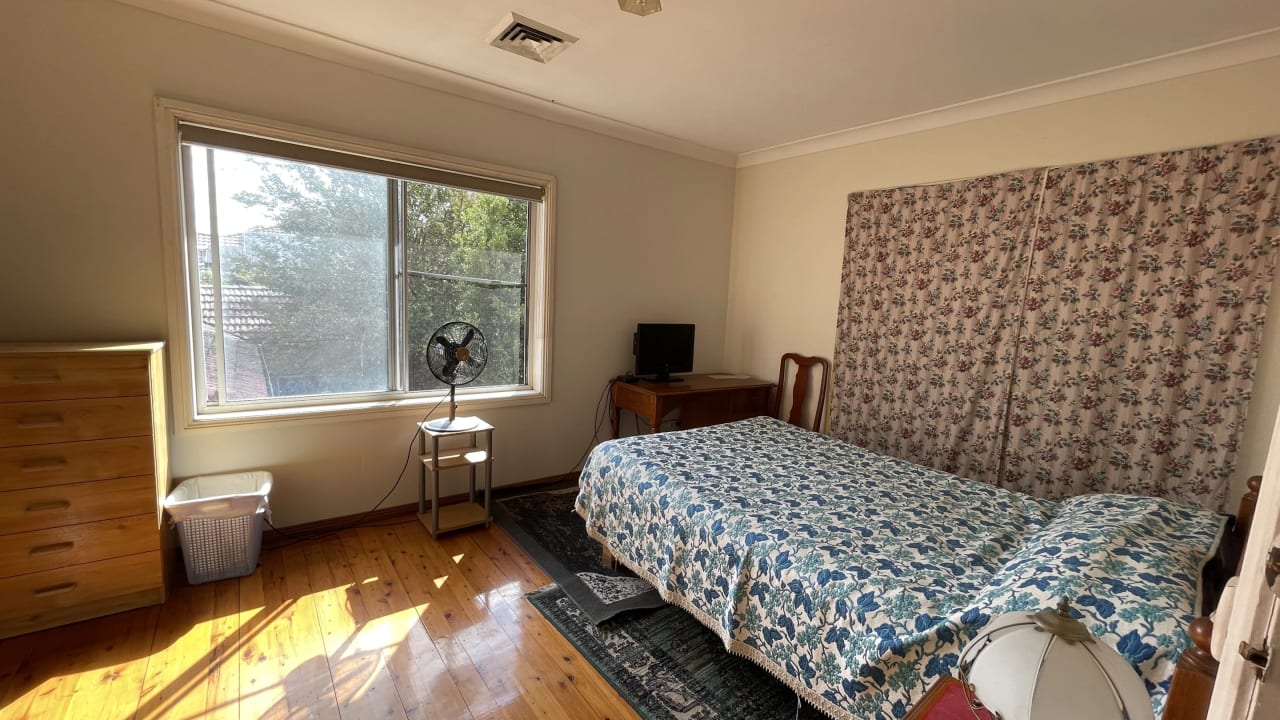 Furnished room in a share house