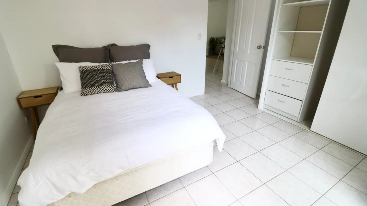 Room in a share house