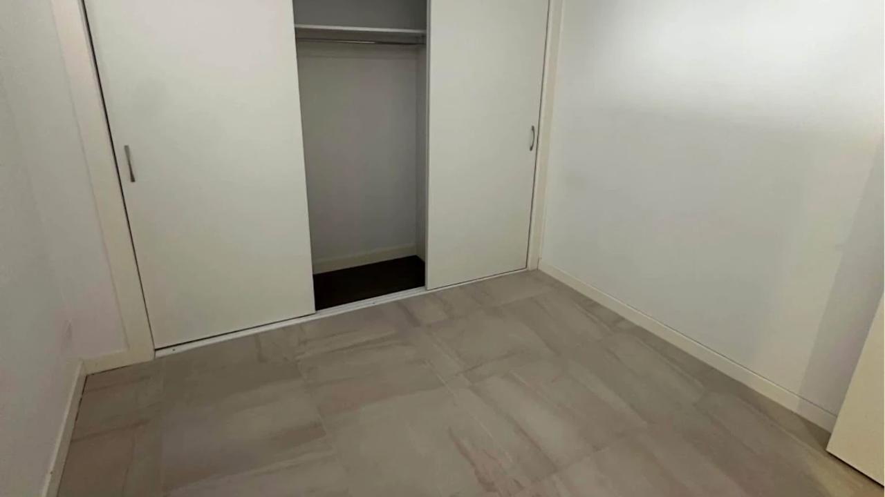 Unfurnished room in a flatshare