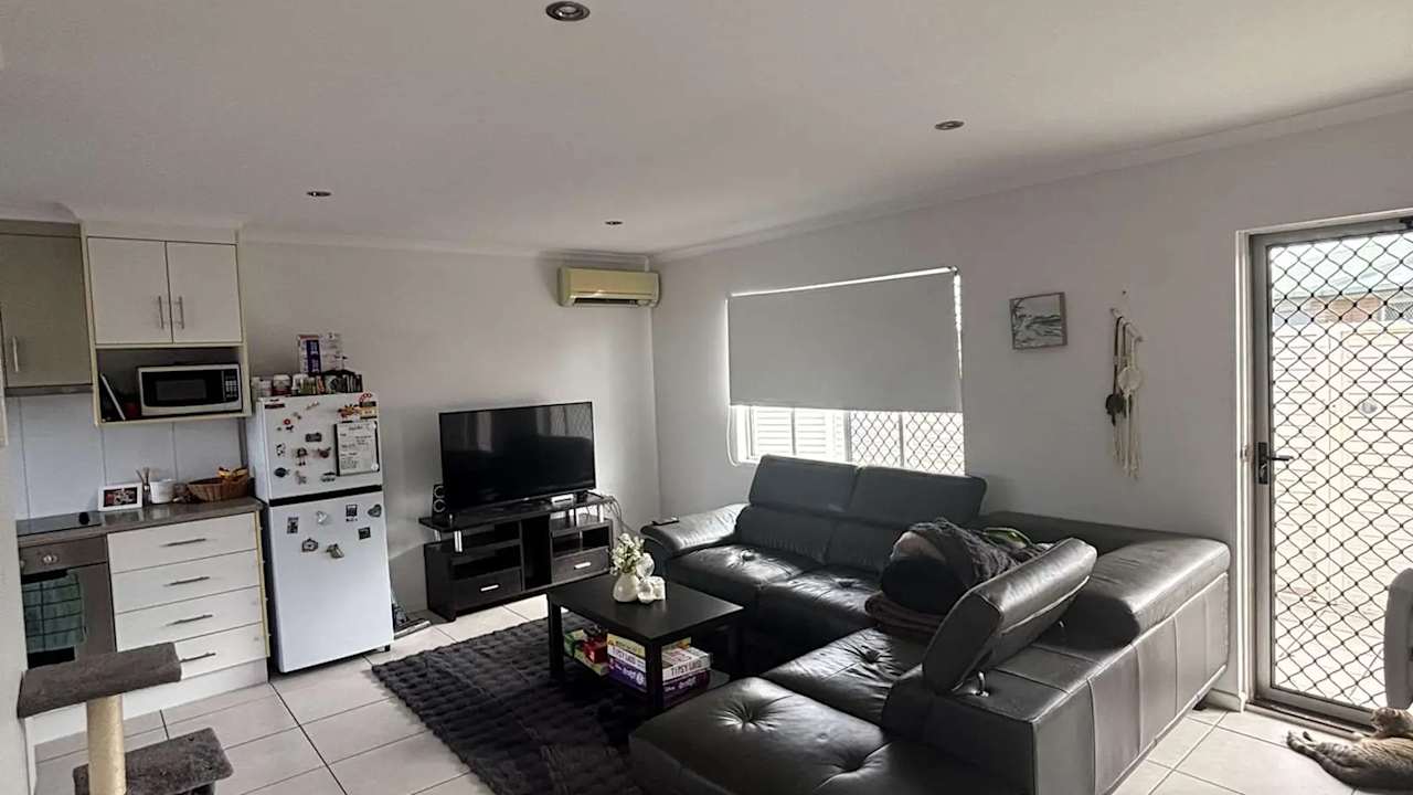 Unfurnished room in a flatshare