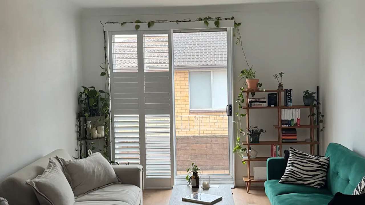 Unfurnished room in a flatshare