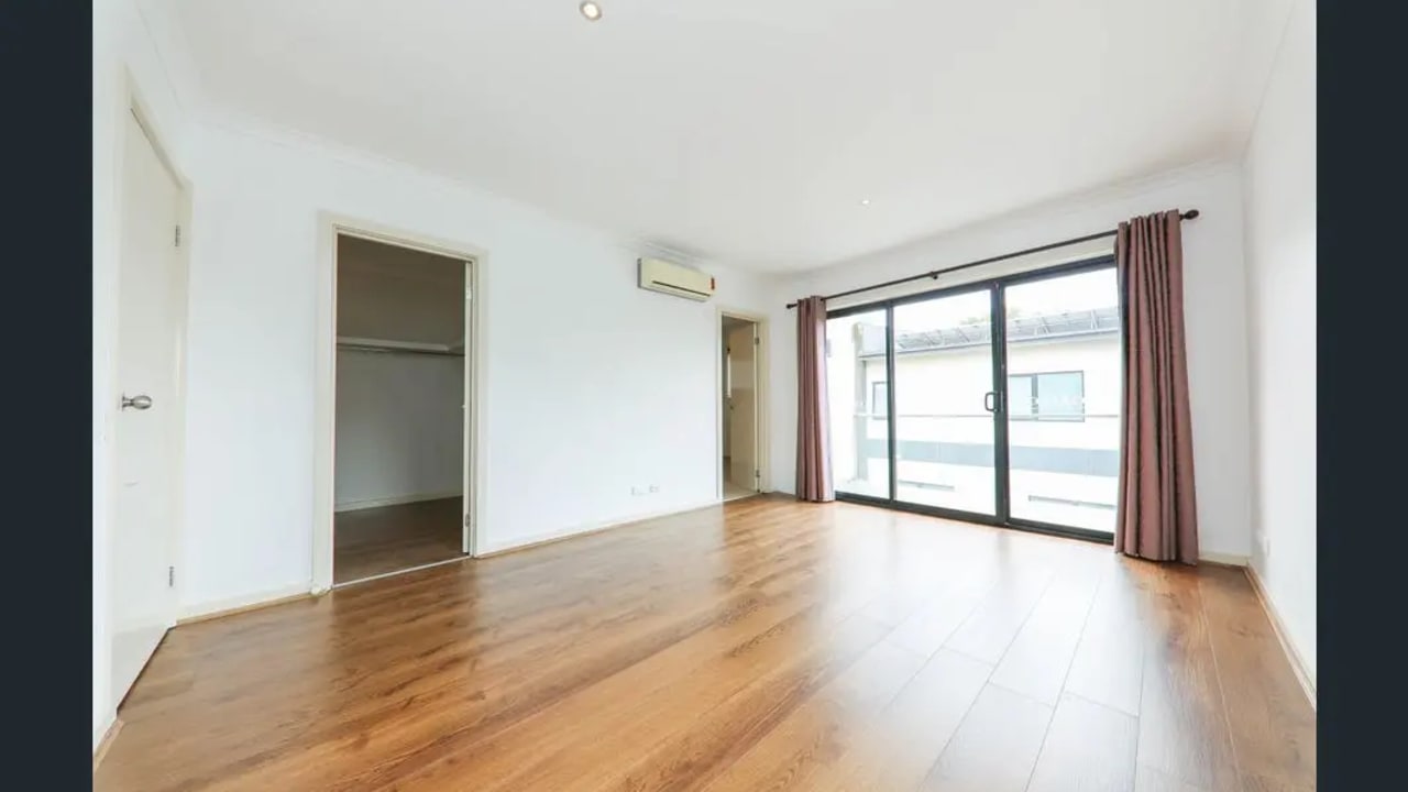 Room in a share house