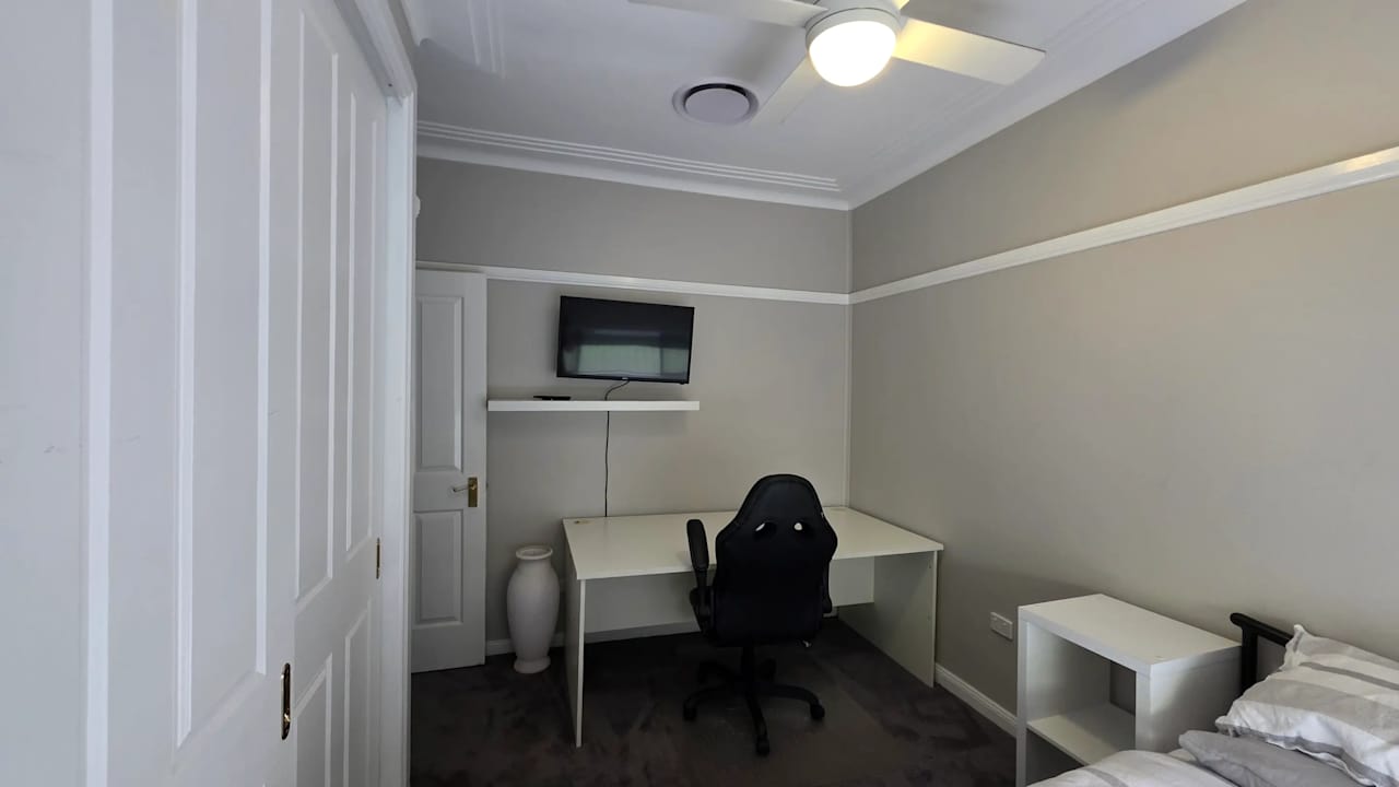 Furnished room in a share house