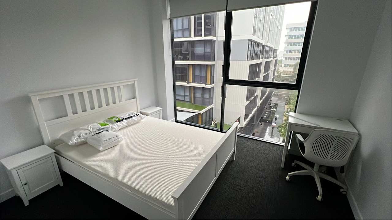 Furnished room in a flatshare