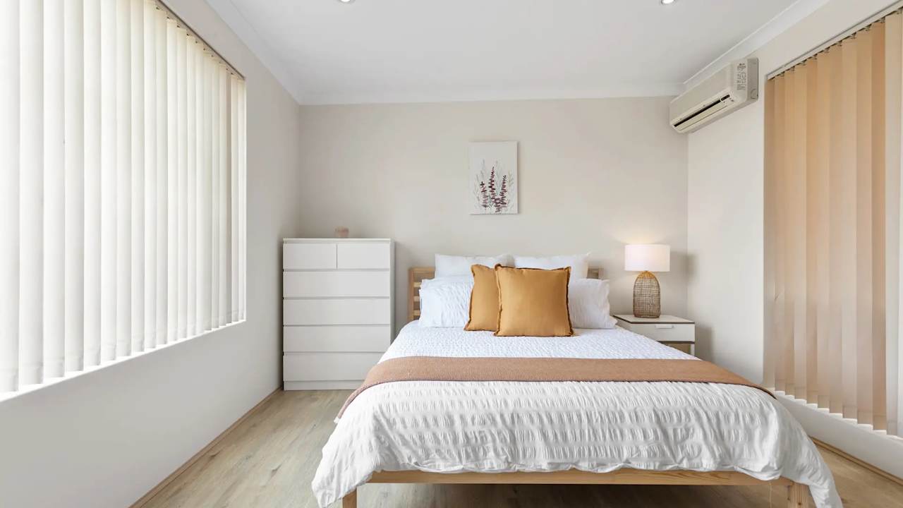 Furnished room in a share house