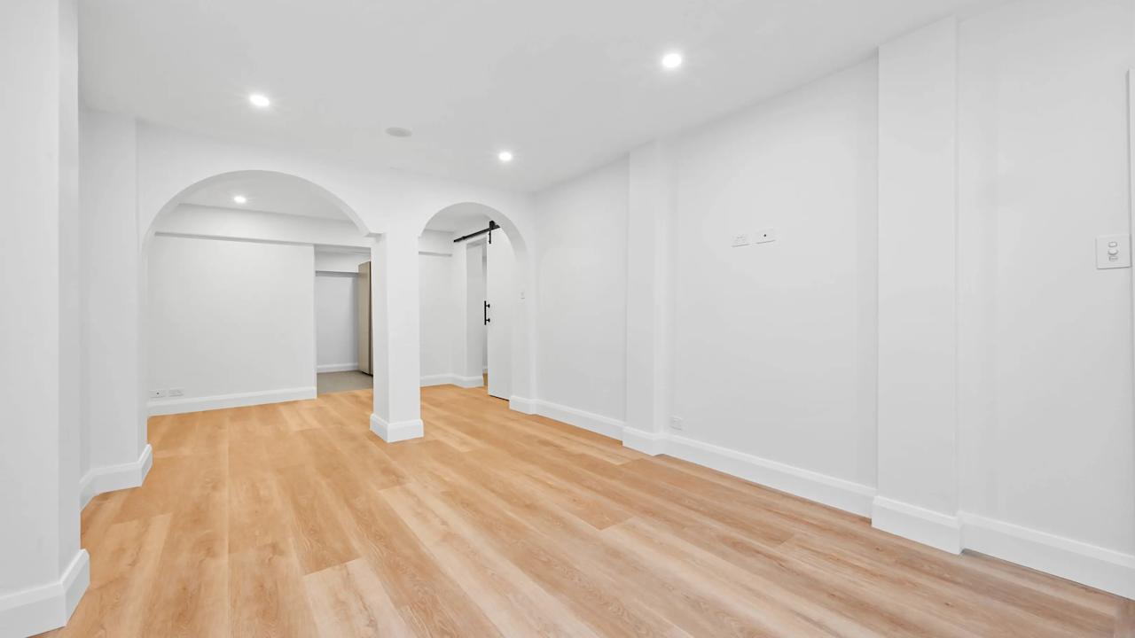 Whole property with 2 rooms for rent