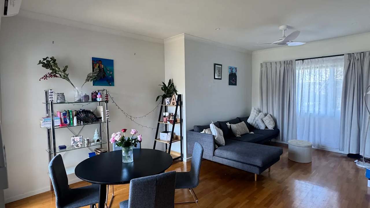 Unfurnished room in a flatshare