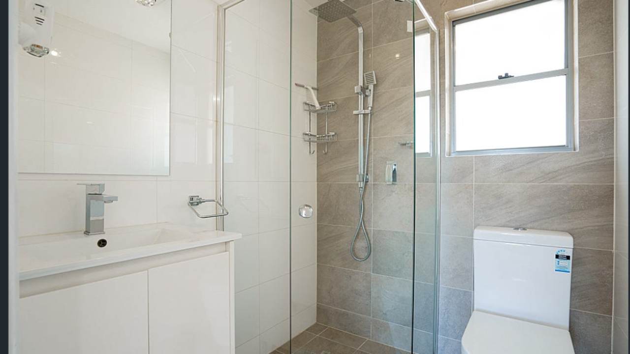 Room in a share house