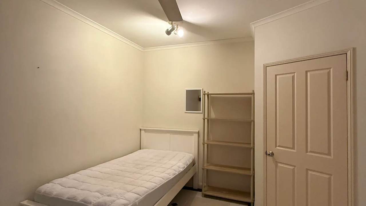 Furnished room with ensuite in a flatshare