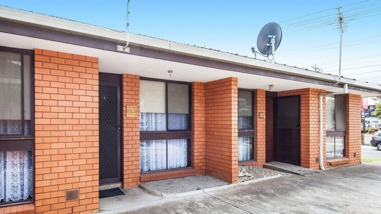 Whole property with 2 rooms for rent