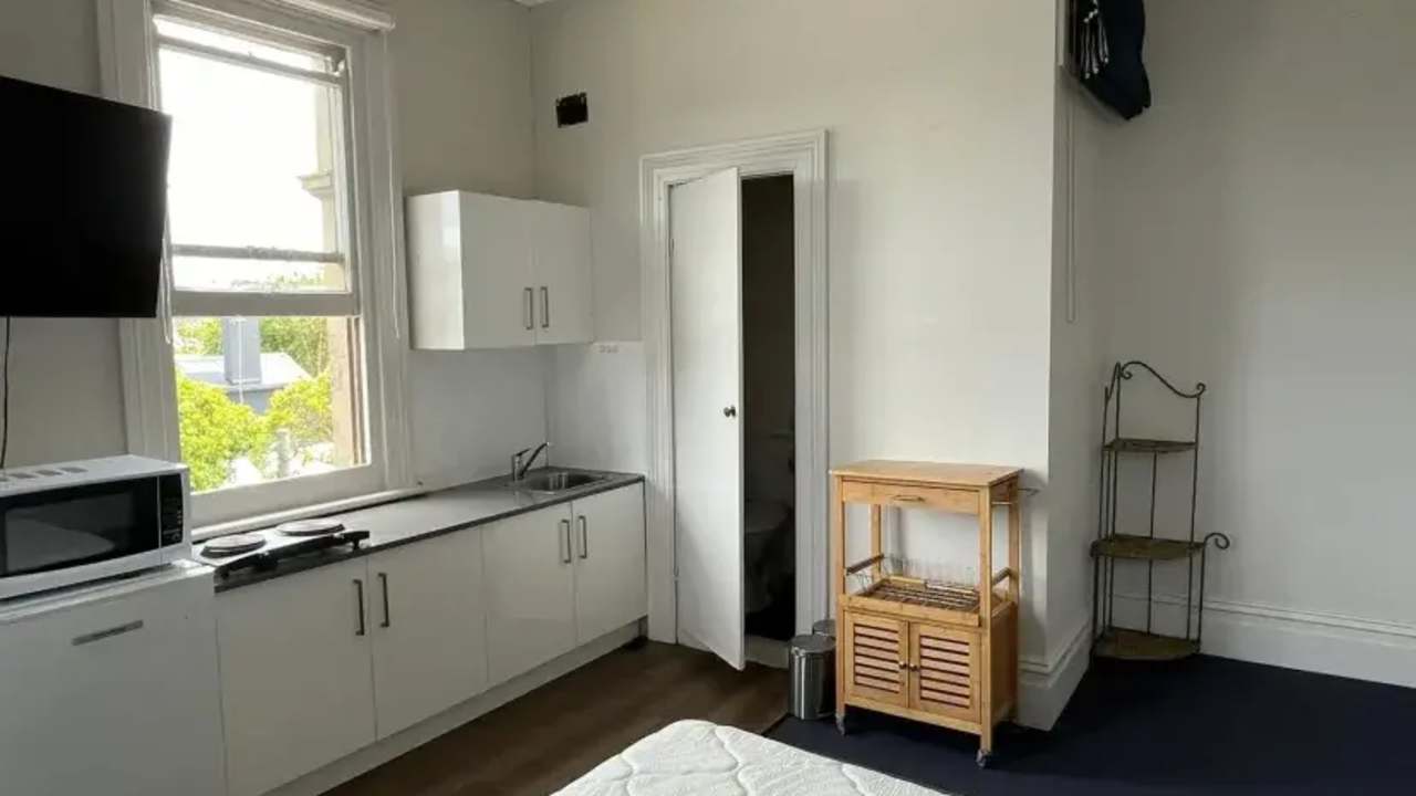 Furnished room studio flat for rent