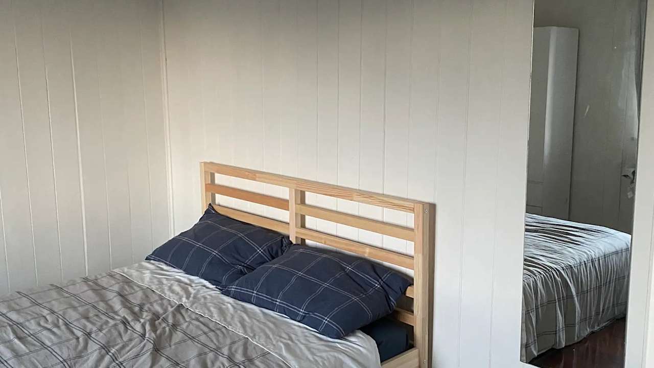 Room in a share house