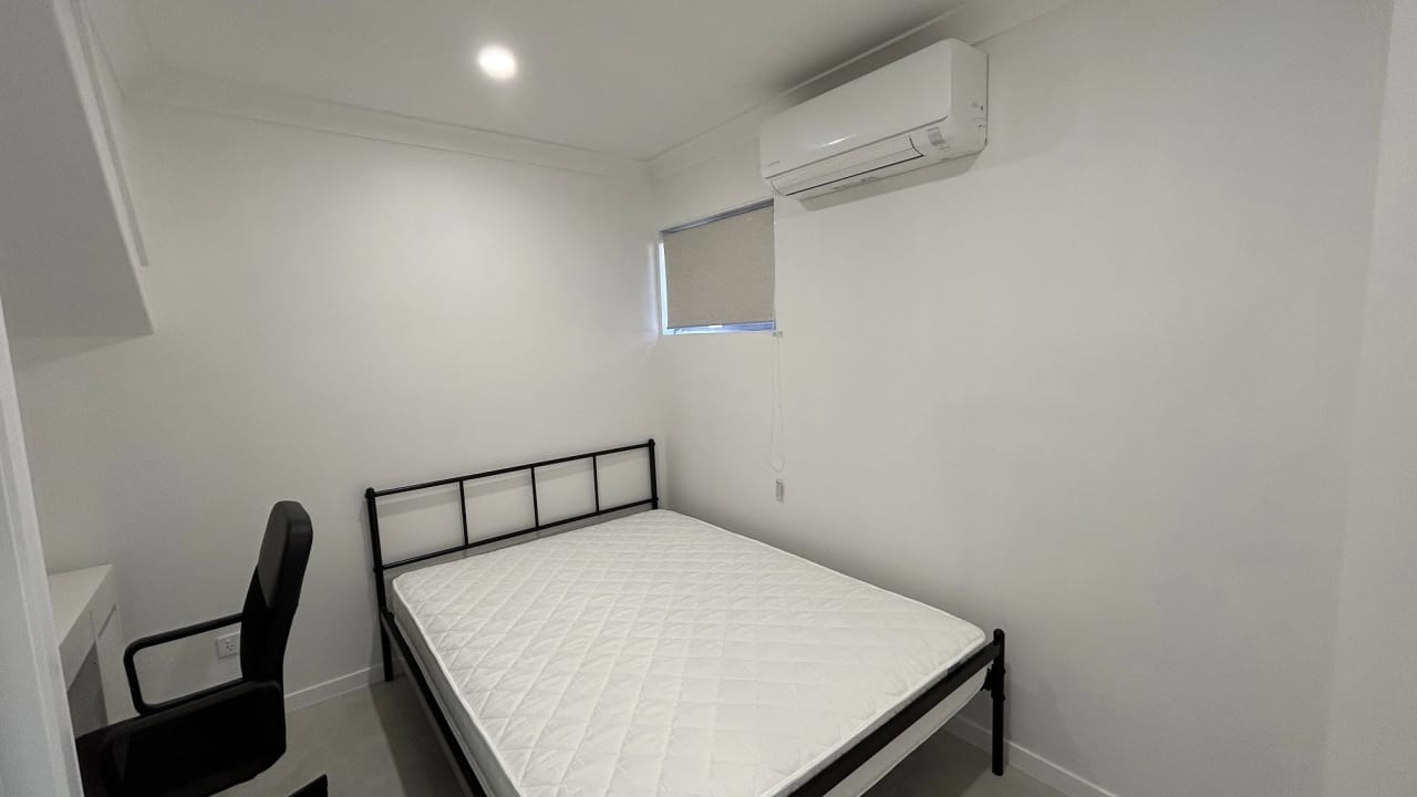 Whole property with 2 rooms for rent