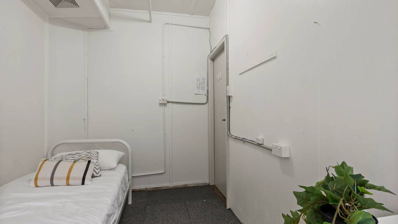 Furnished room in a flatshare