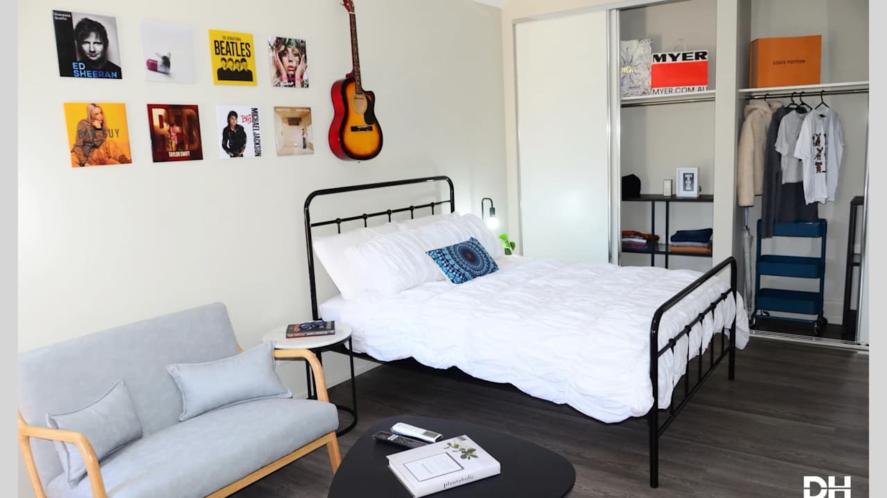 Furnished room in a share house