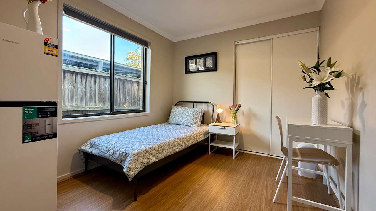Furnished room in a share house