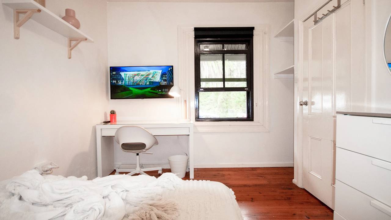 Furnished room in a share house