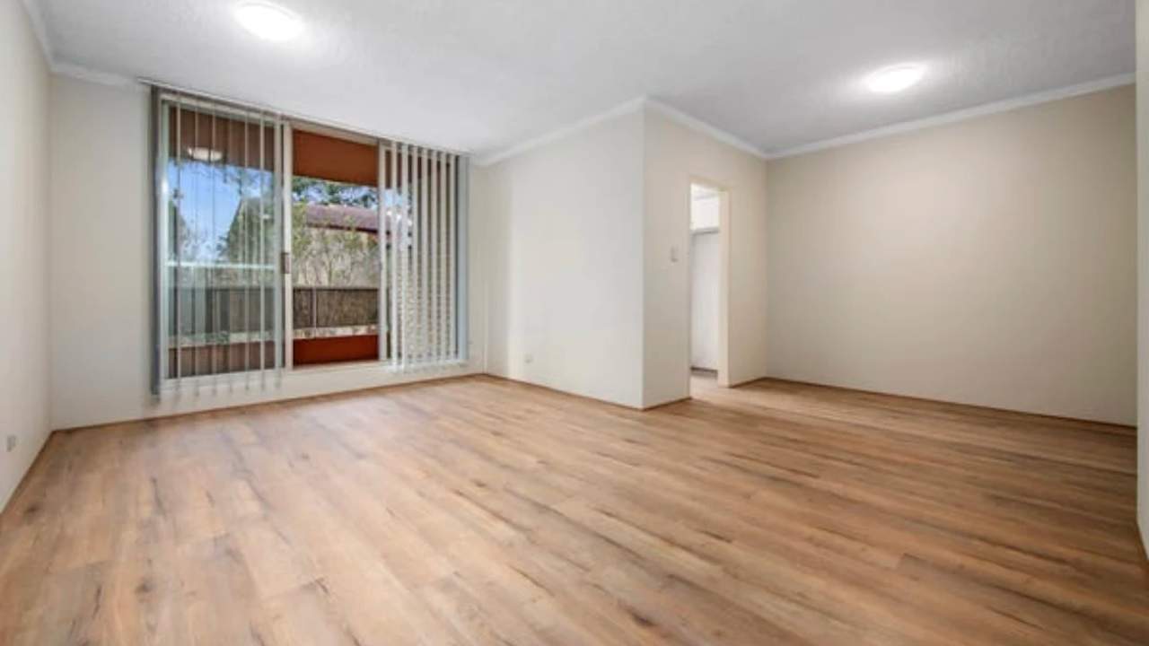 Unfurnished room with own bathroom