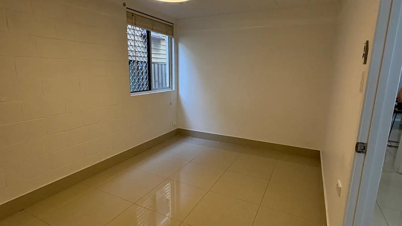 Unfurnished room in a flatshare