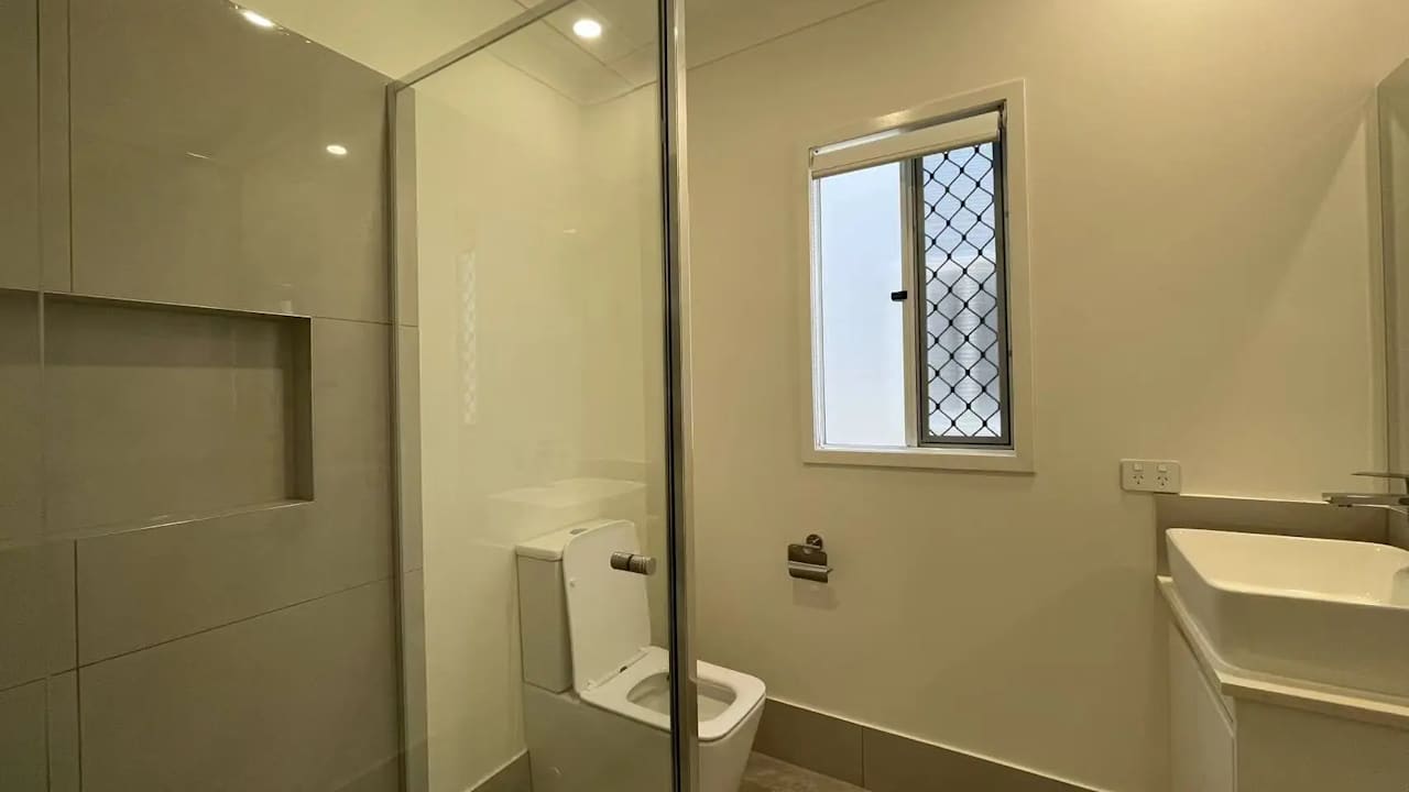 Furnished room with own bathroom