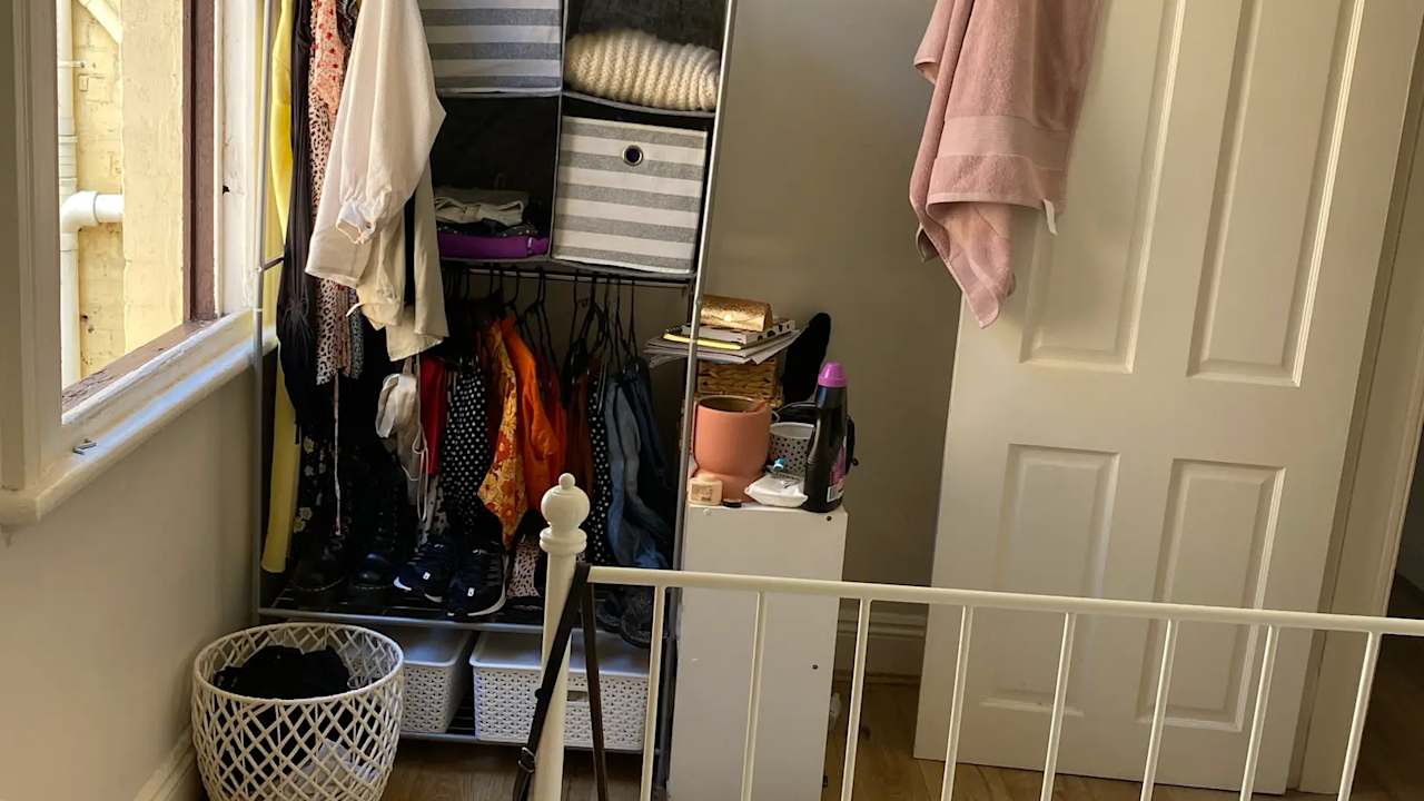 Furnished room in a share house
