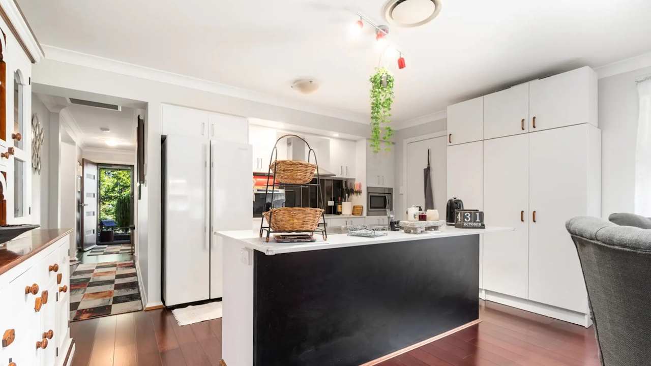 Whole property with 4 rooms for rent