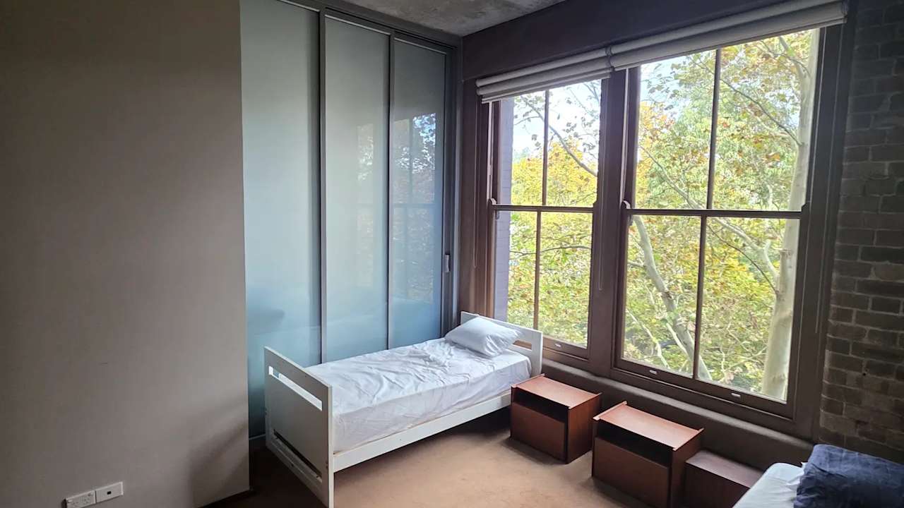 Furnished room with ensuite in a flatshare