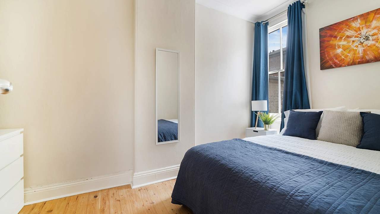 Furnished room in a share house