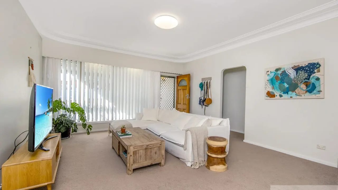 Furnished room in a share house