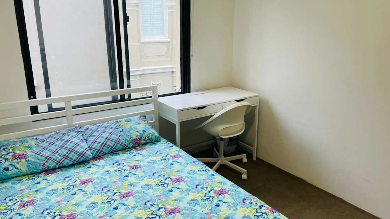 Furnished room in a flatshare