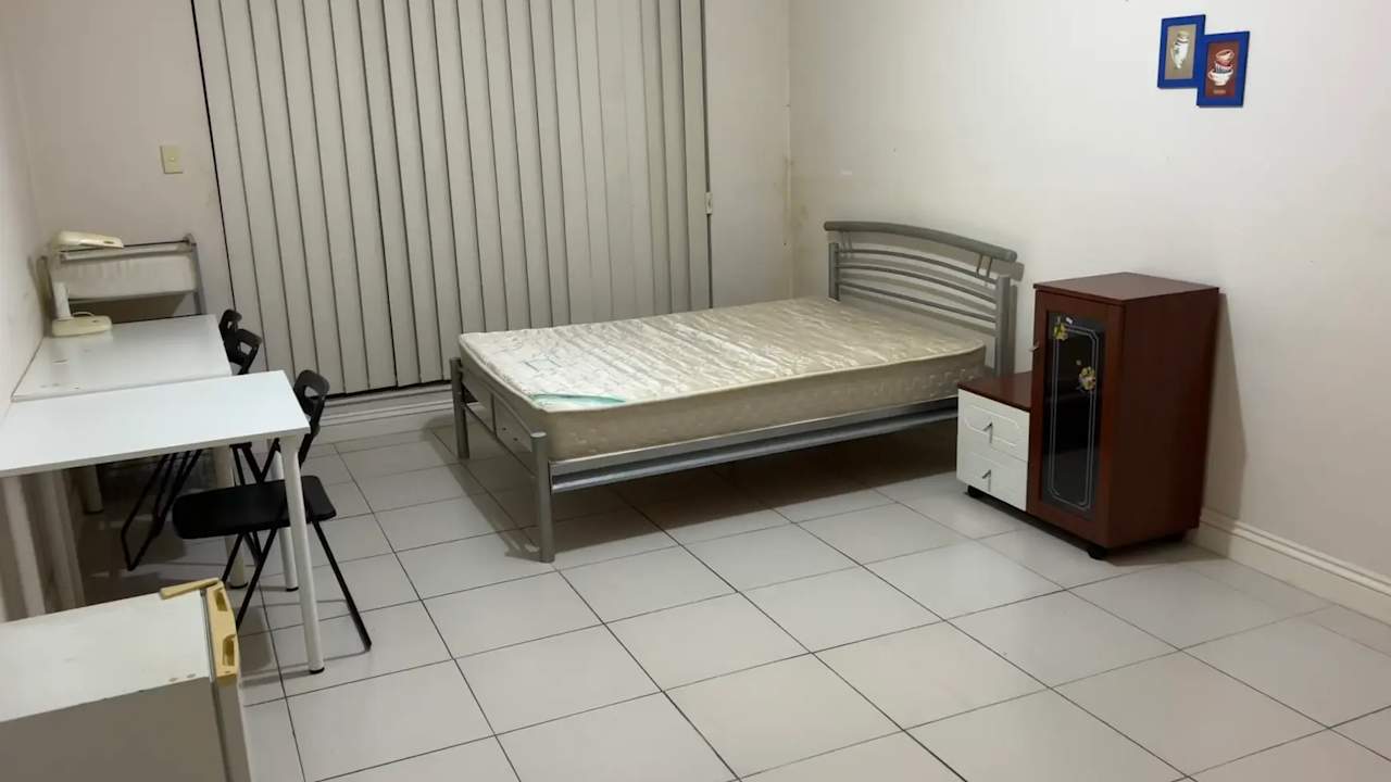 Furnished room in a flatshare