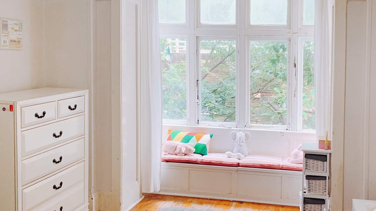 Furnished room in a flatshare