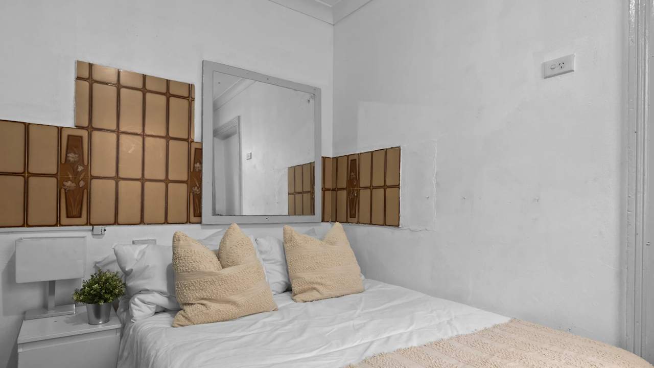 Furnished room in a flatshare